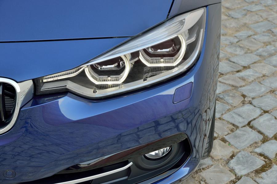  BMW 340i Sport Line 2015 года  (фото 4 из 47)